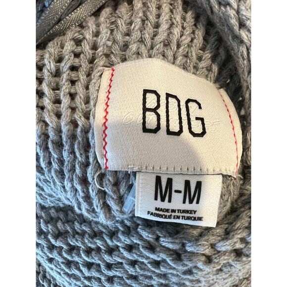 BDG Chunky Oversized Cable Knit Sweater V Neck Gray Grunge size Medium - Picture 8 of 8
